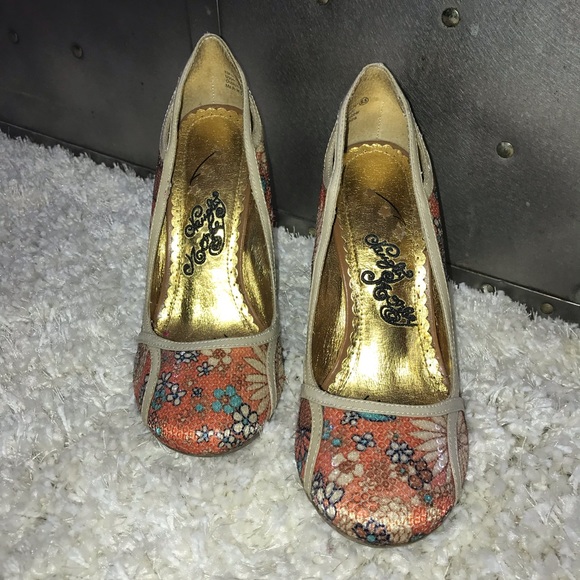 Naughty Monkey Pumps - Picture 3 of 8